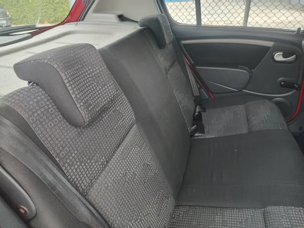 RENAULT Sandero - Foto