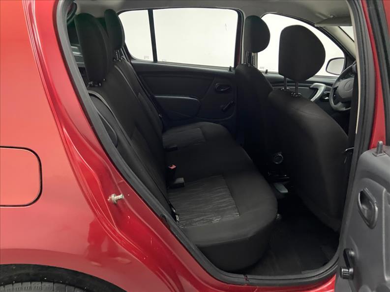 RENAULT Sandero - Foto