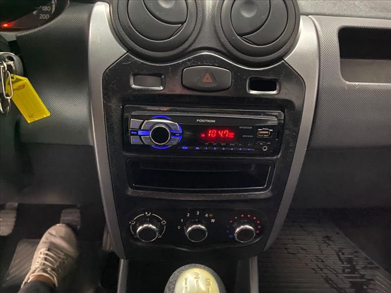 RENAULT Sandero - Foto