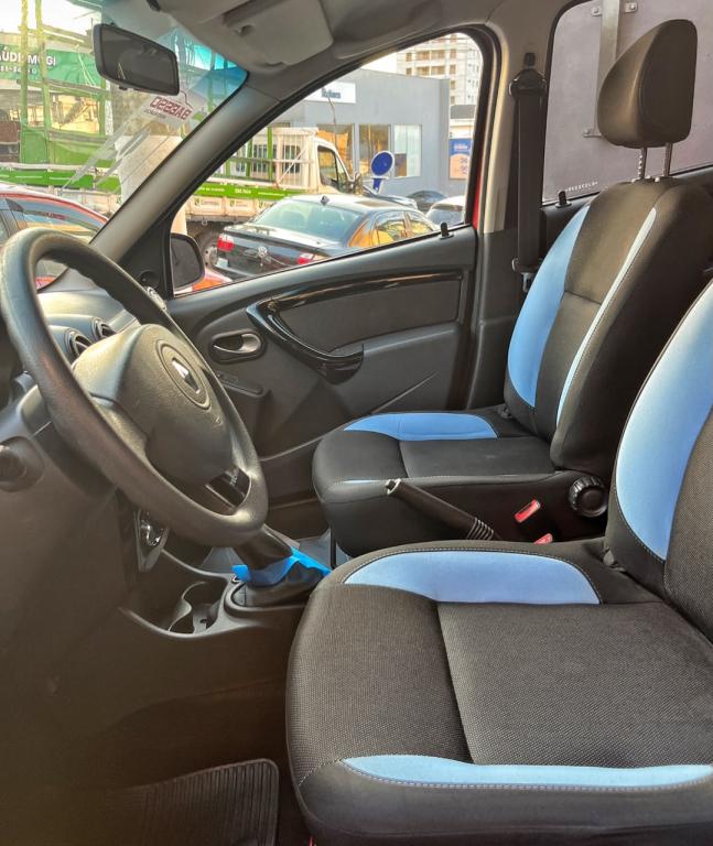 RENAULT Sandero - Foto