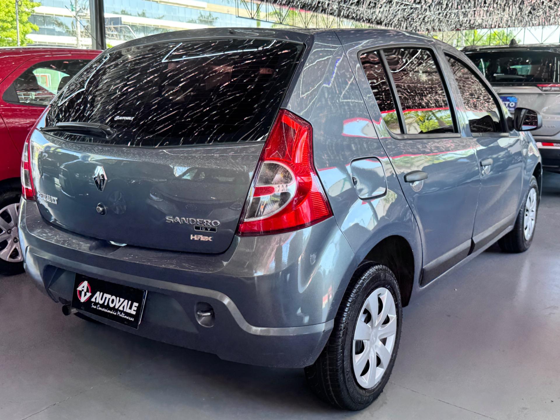 RENAULT Sandero - Foto