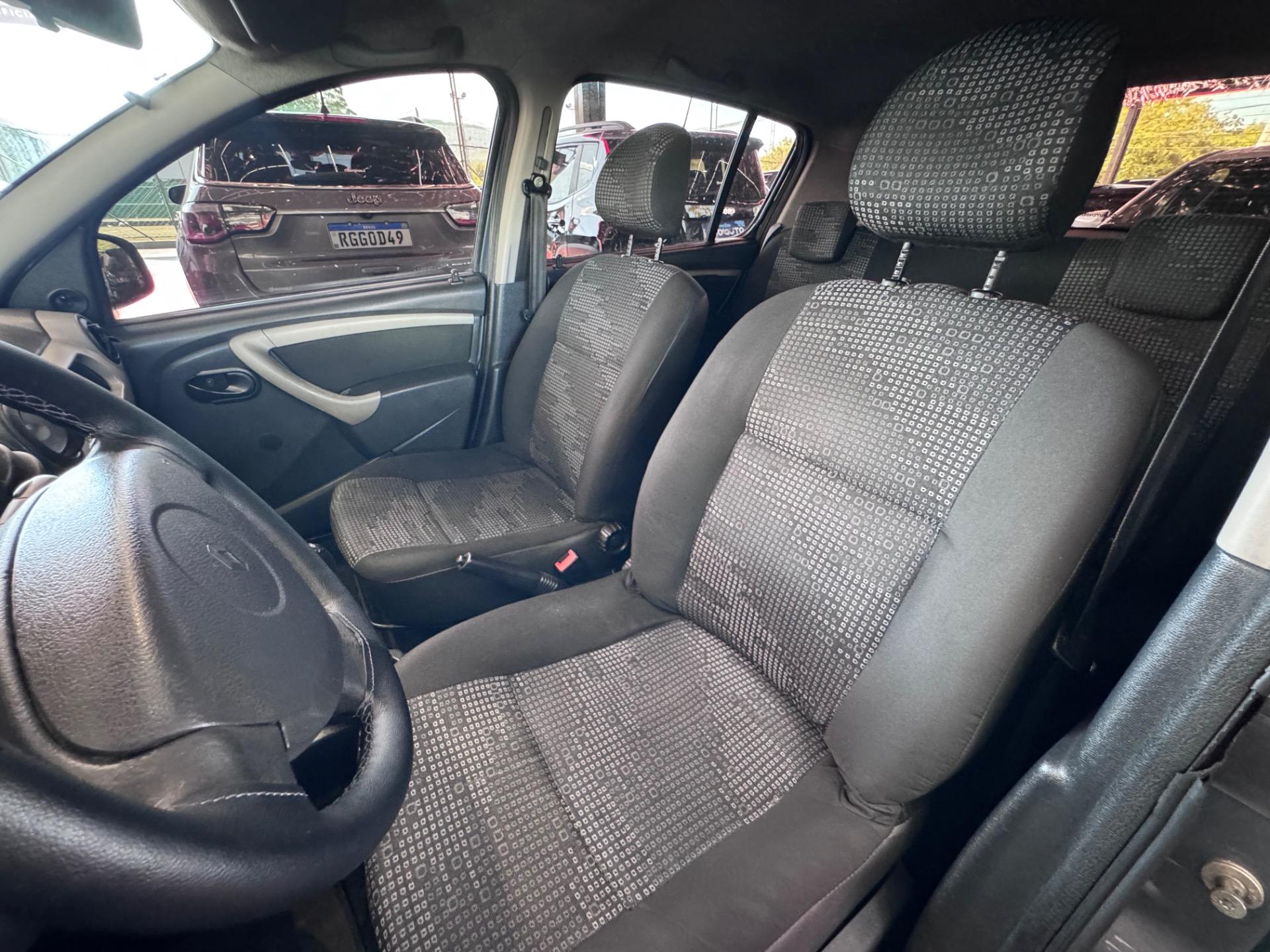 RENAULT Sandero - Foto