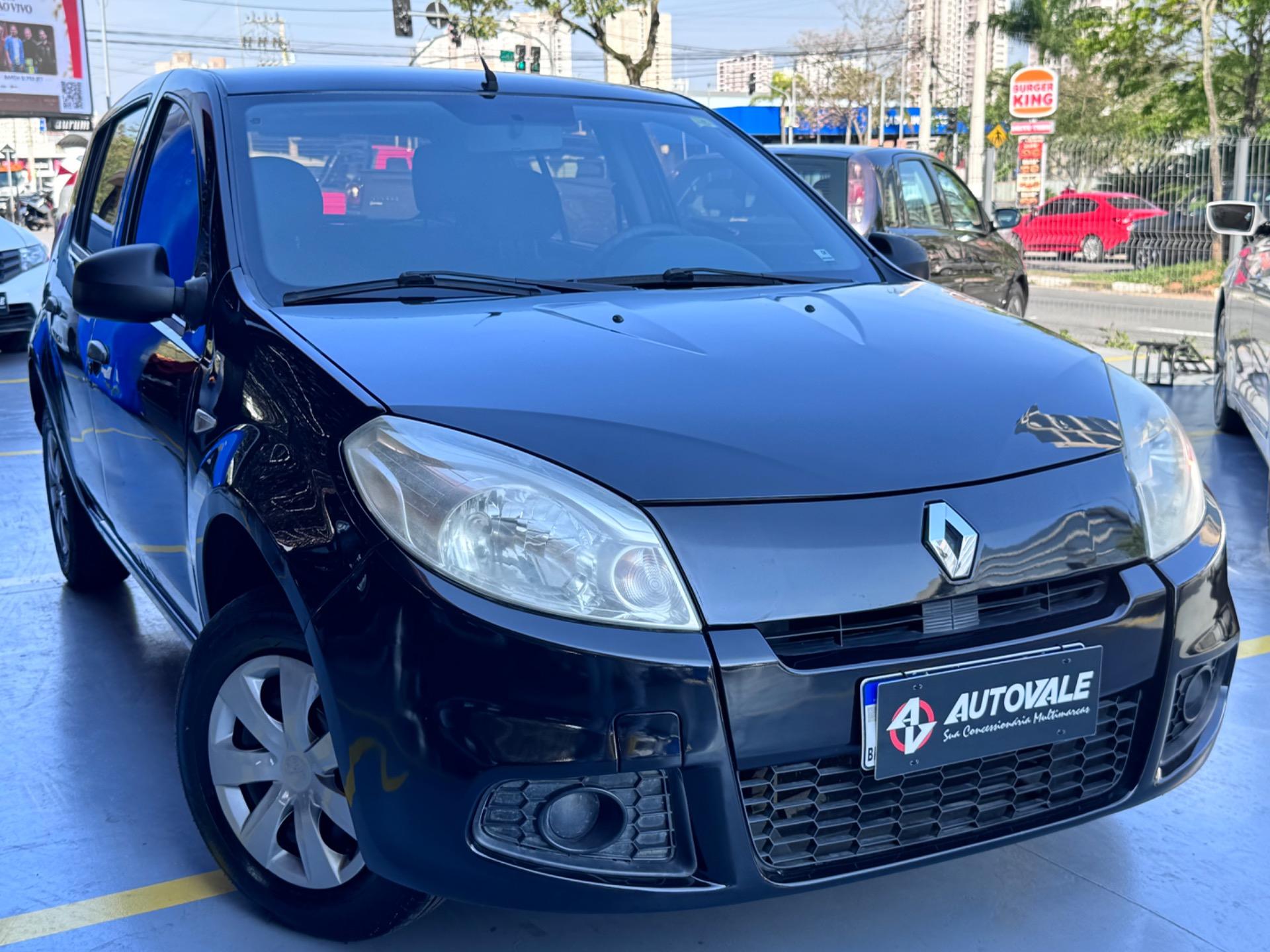 RENAULT Sandero - Foto