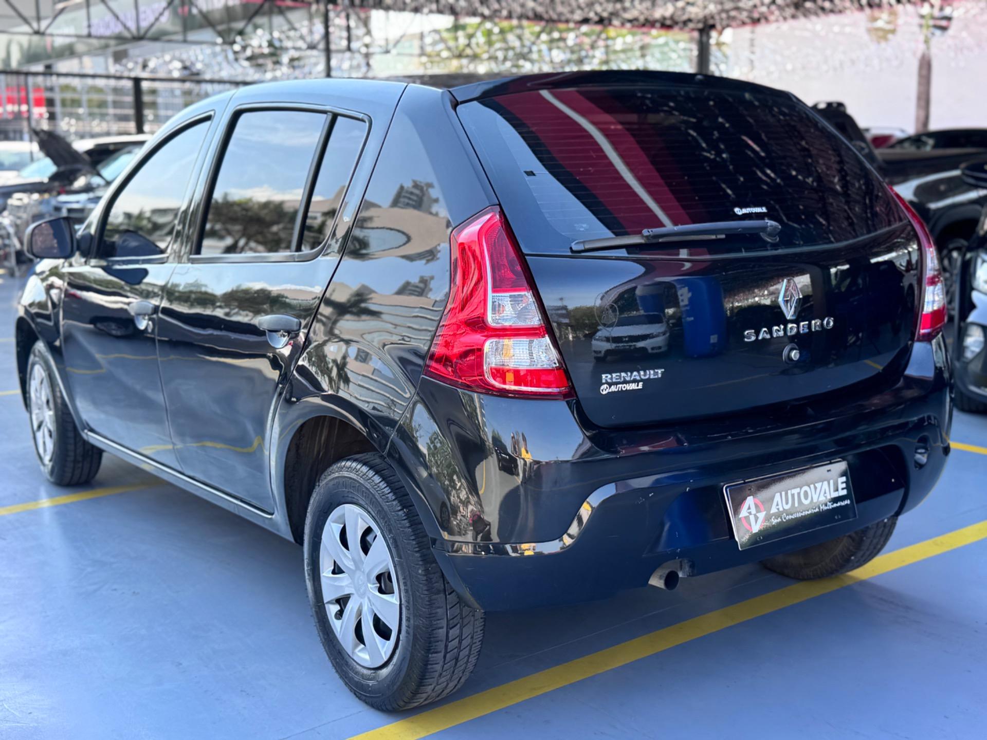 RENAULT Sandero - Foto