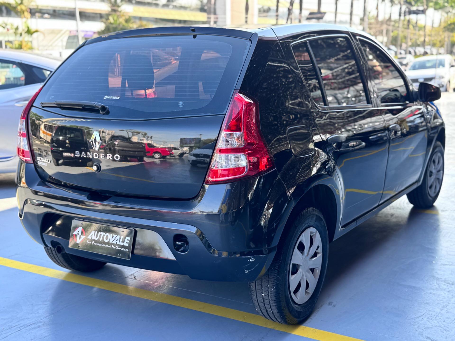 RENAULT Sandero - Foto