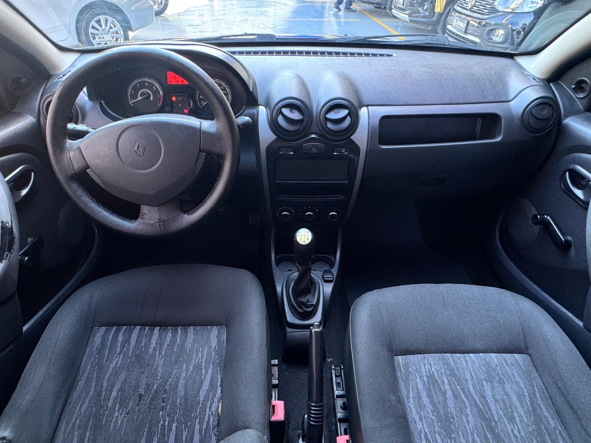 RENAULT Sandero - Foto