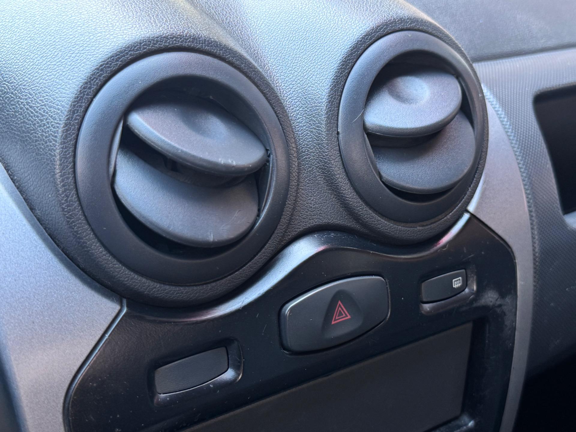 RENAULT Sandero - Foto