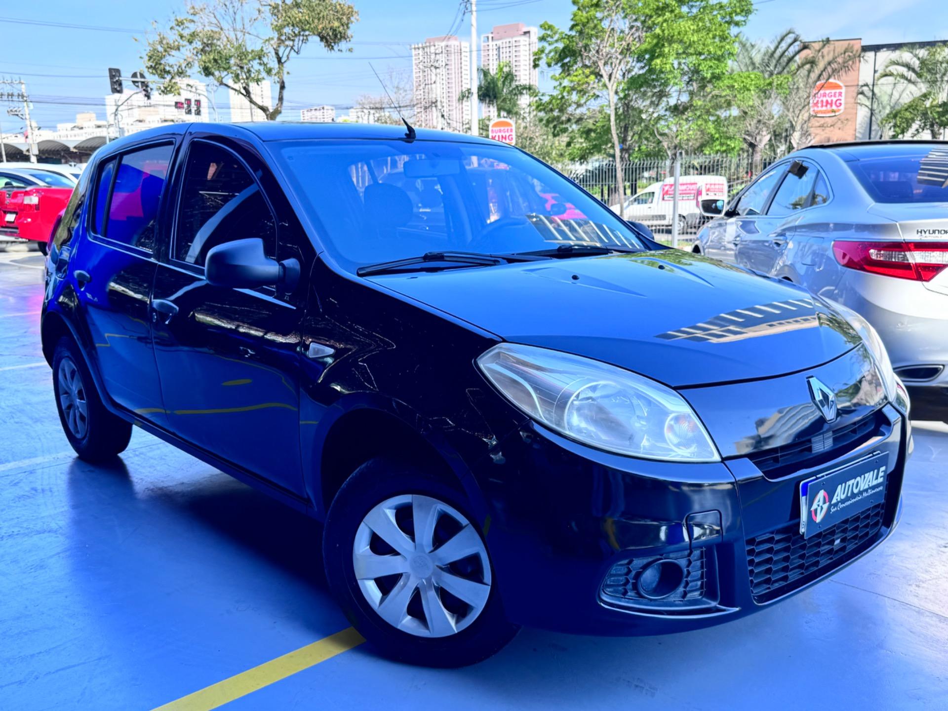 RENAULT Sandero - Foto