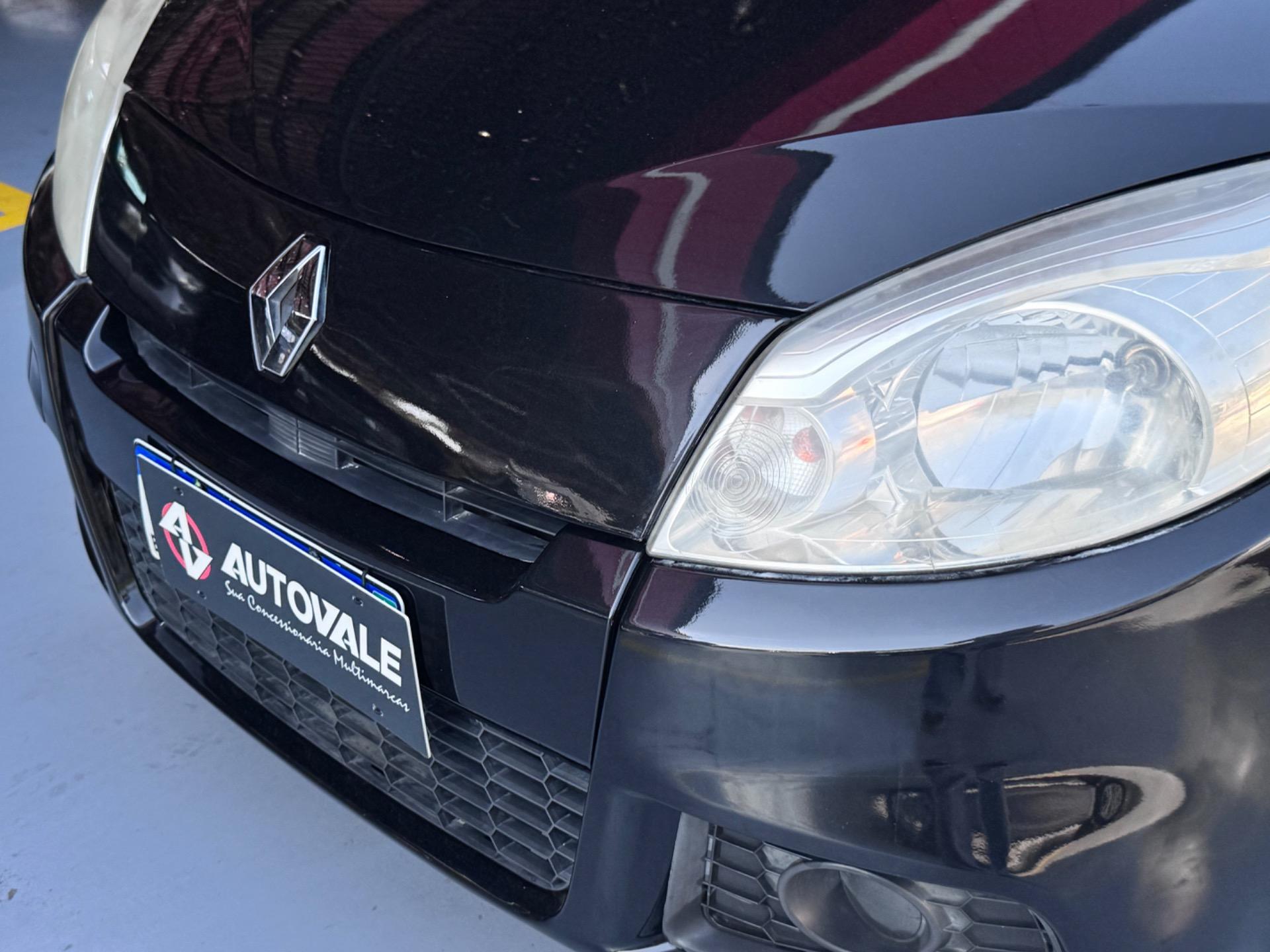 RENAULT Sandero - Foto