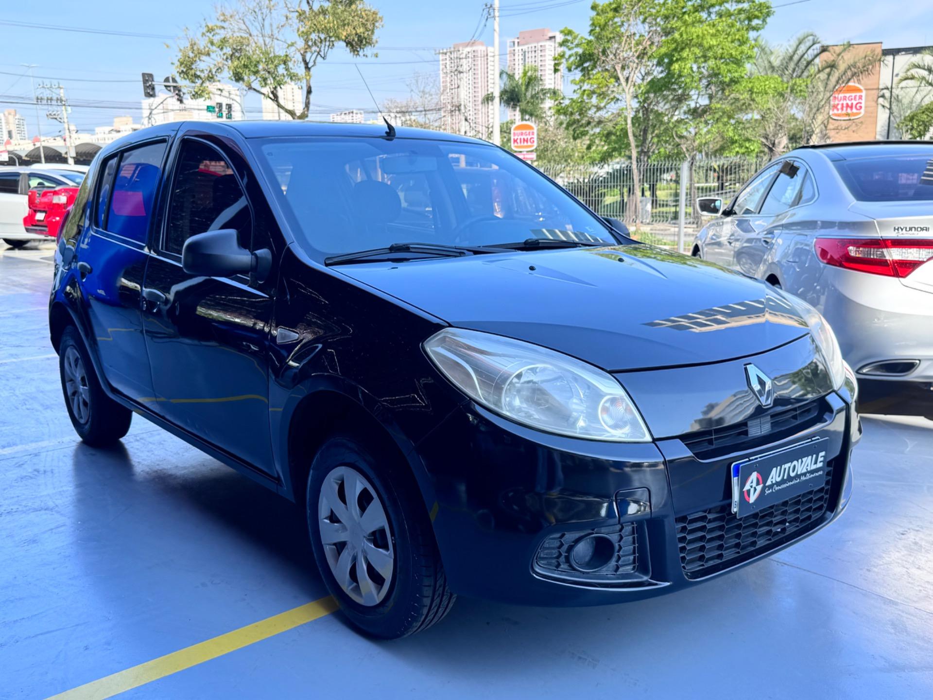 RENAULT Sandero - Foto