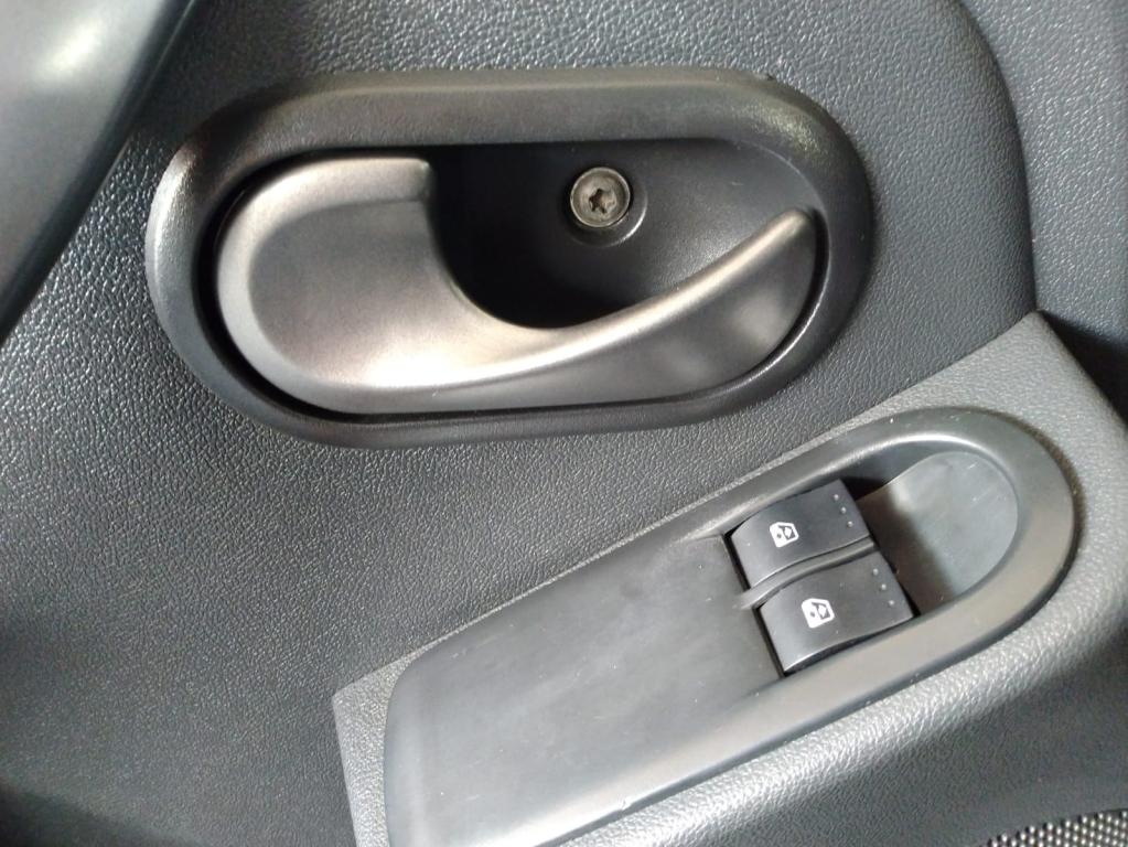 RENAULT Sandero - Miniatura