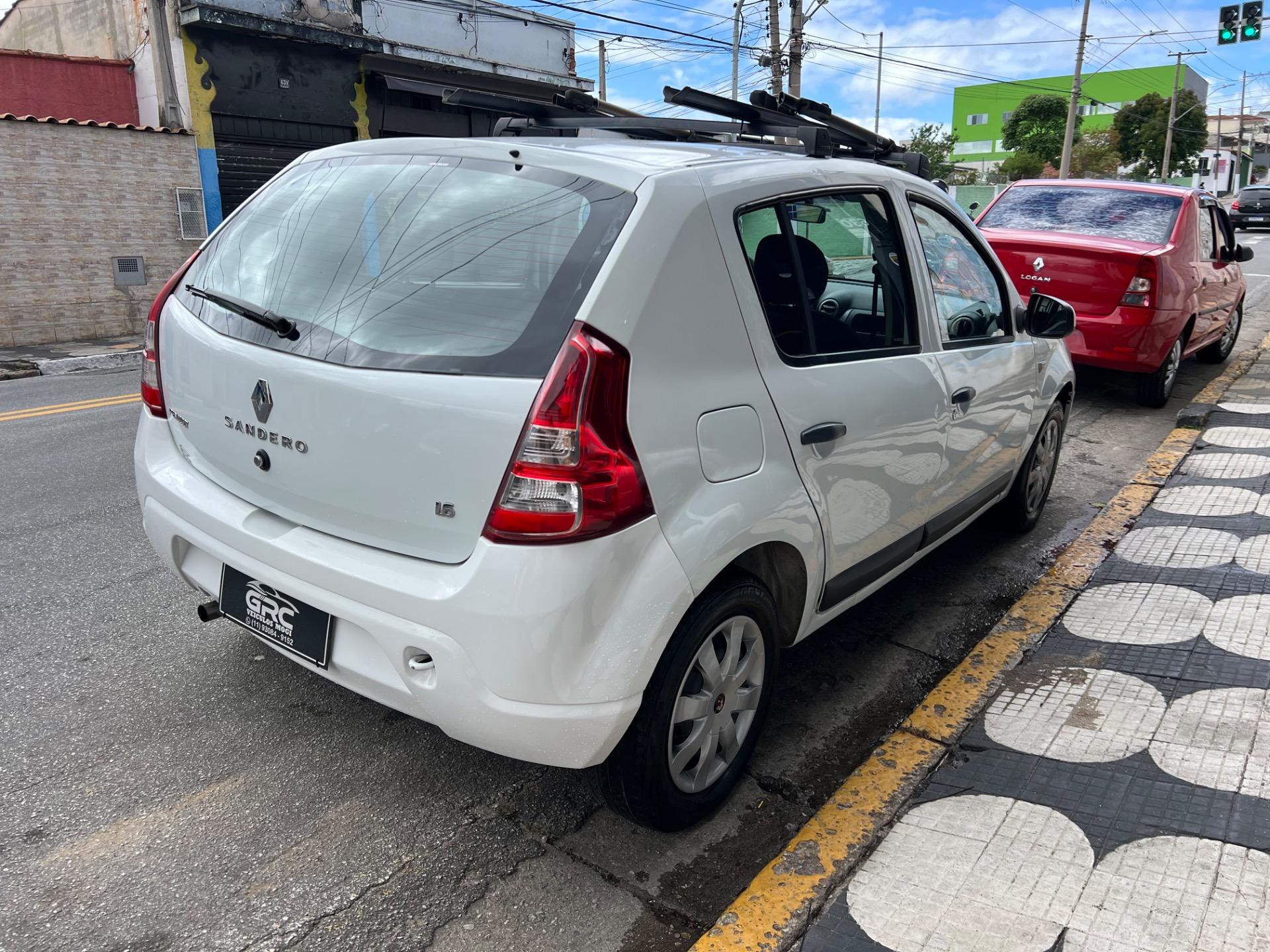 RENAULT Sandero - Foto
