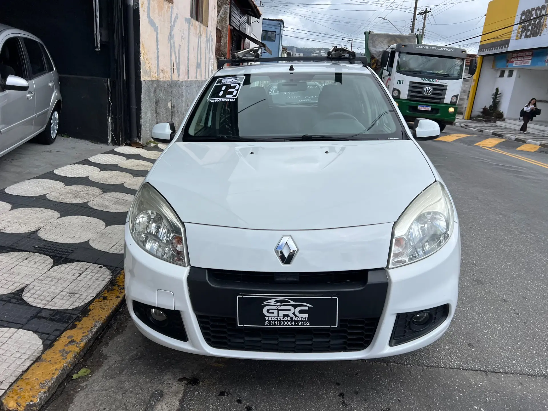 RENAULT Sandero - Foto