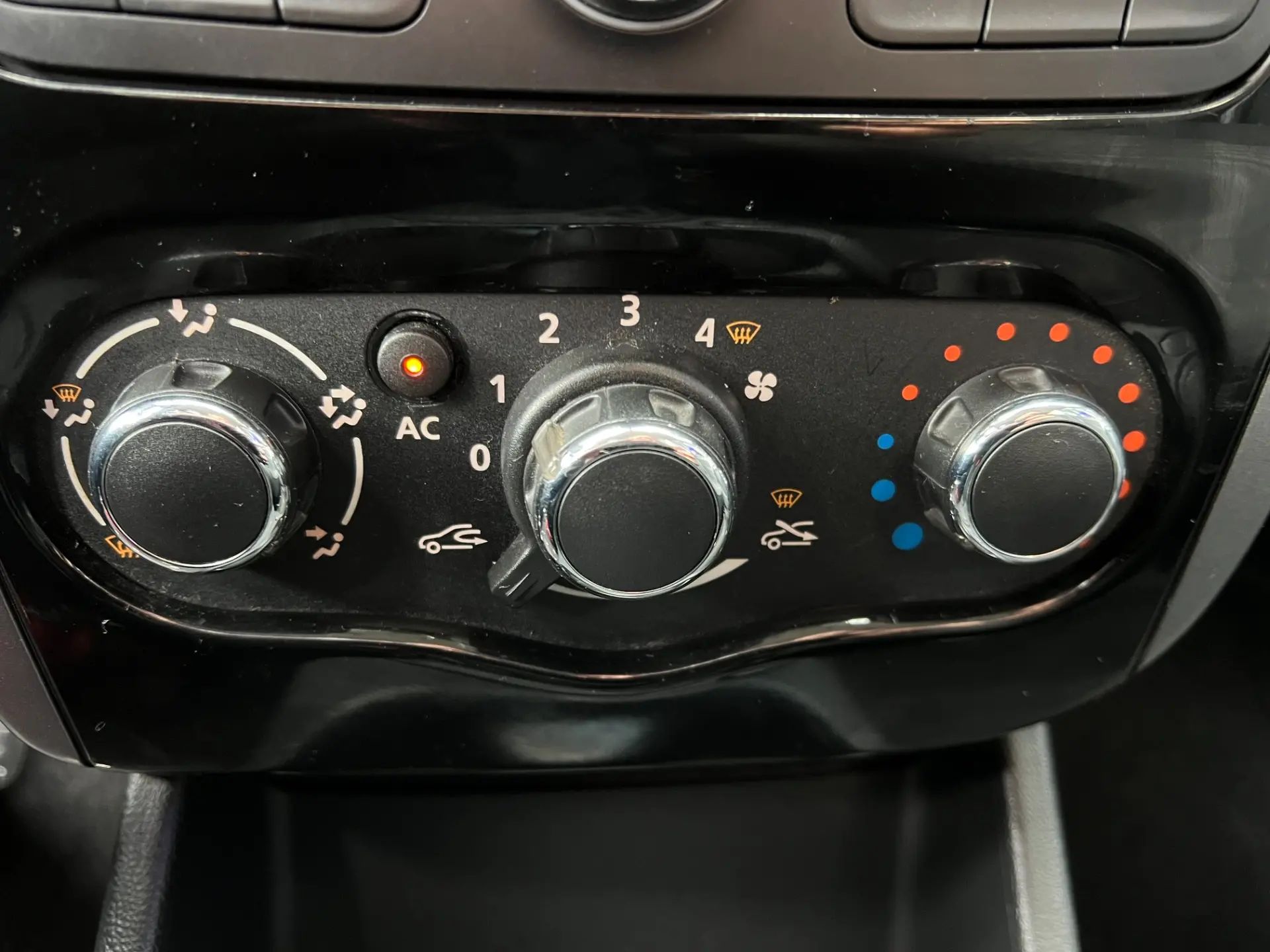 RENAULT Sandero - Foto