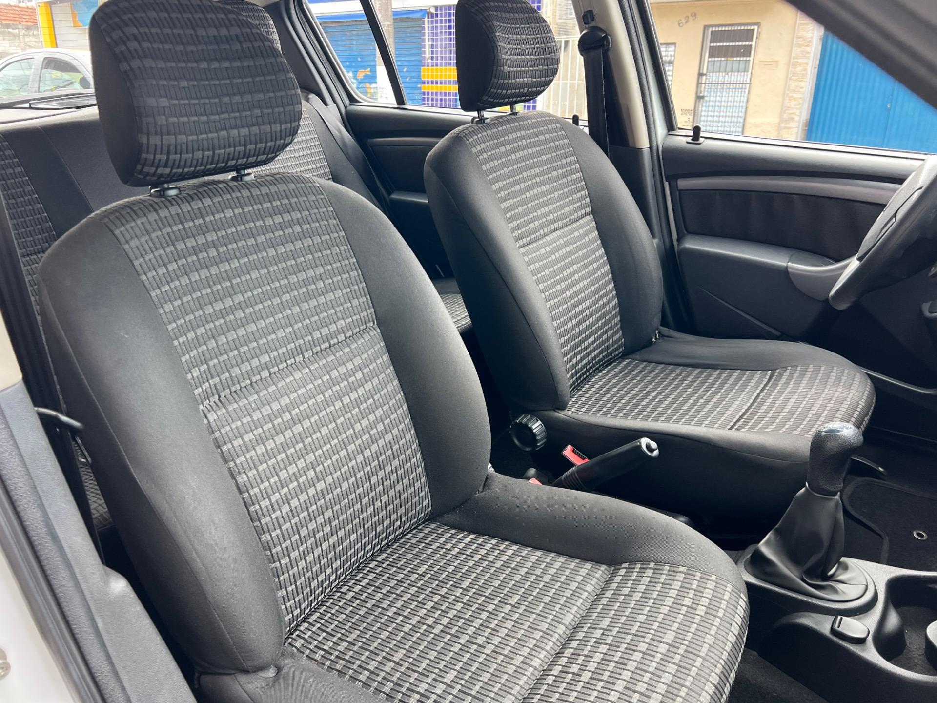 RENAULT Sandero - Foto