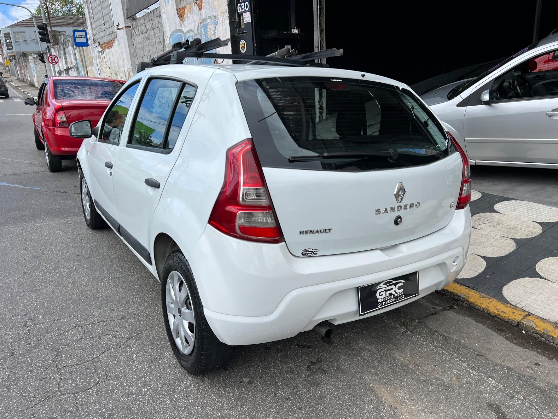 RENAULT Sandero - Foto