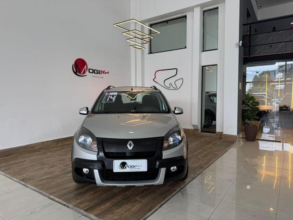 RENAULT Sandero - Foto