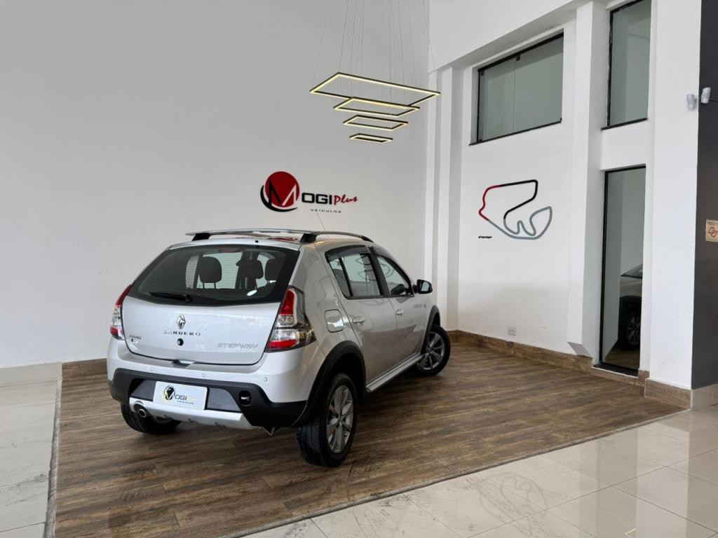 RENAULT Sandero - Foto