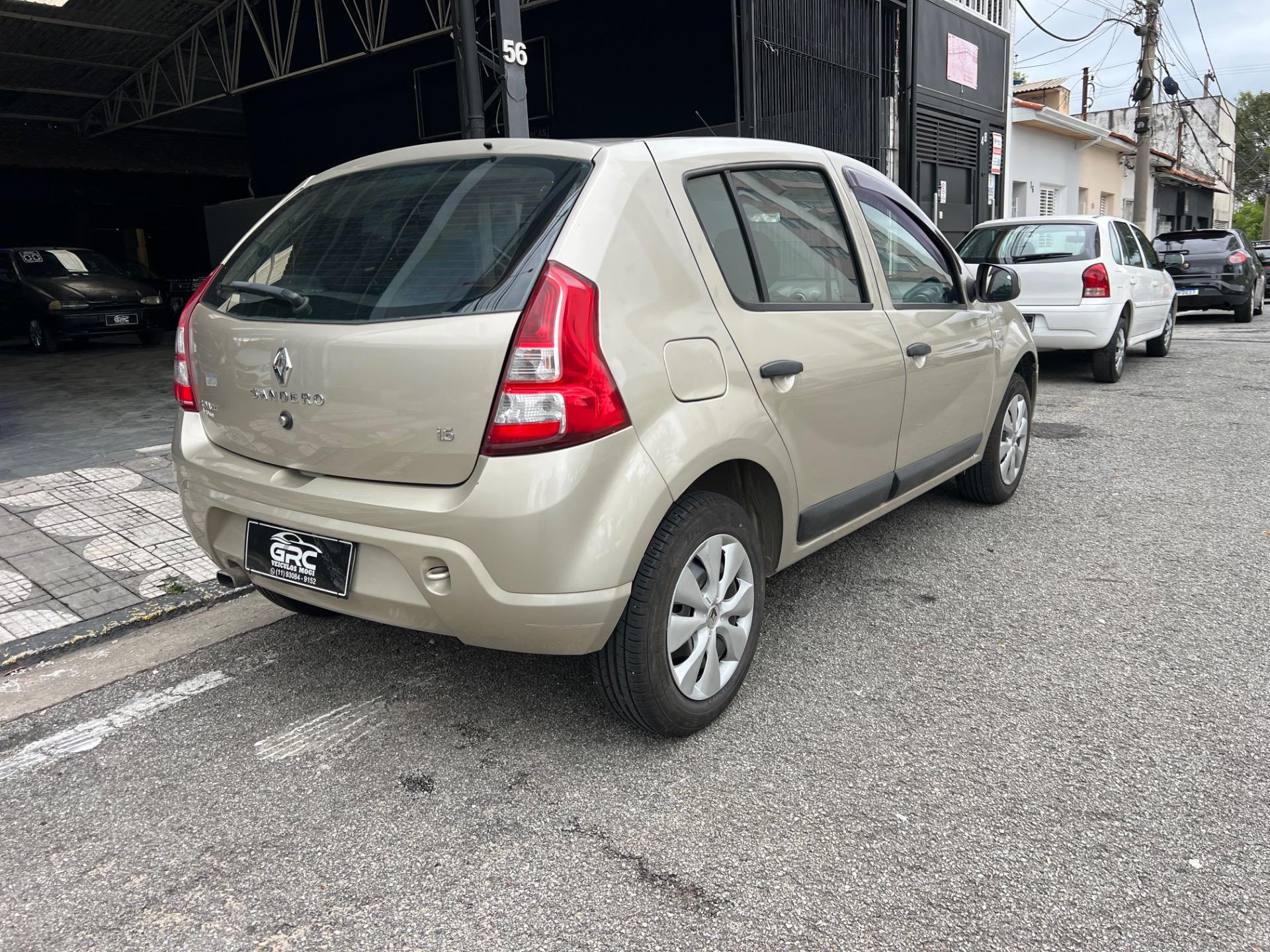RENAULT Sandero - Foto