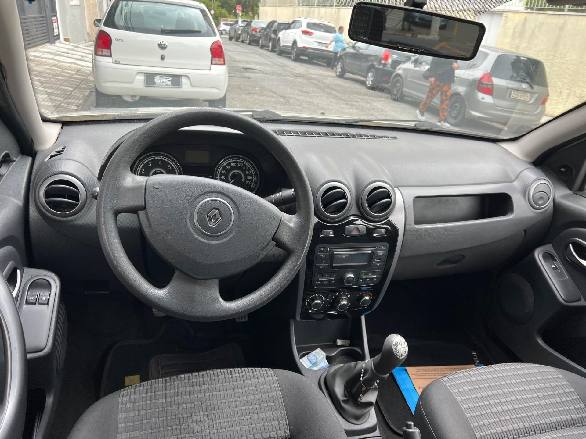 RENAULT Sandero - Foto