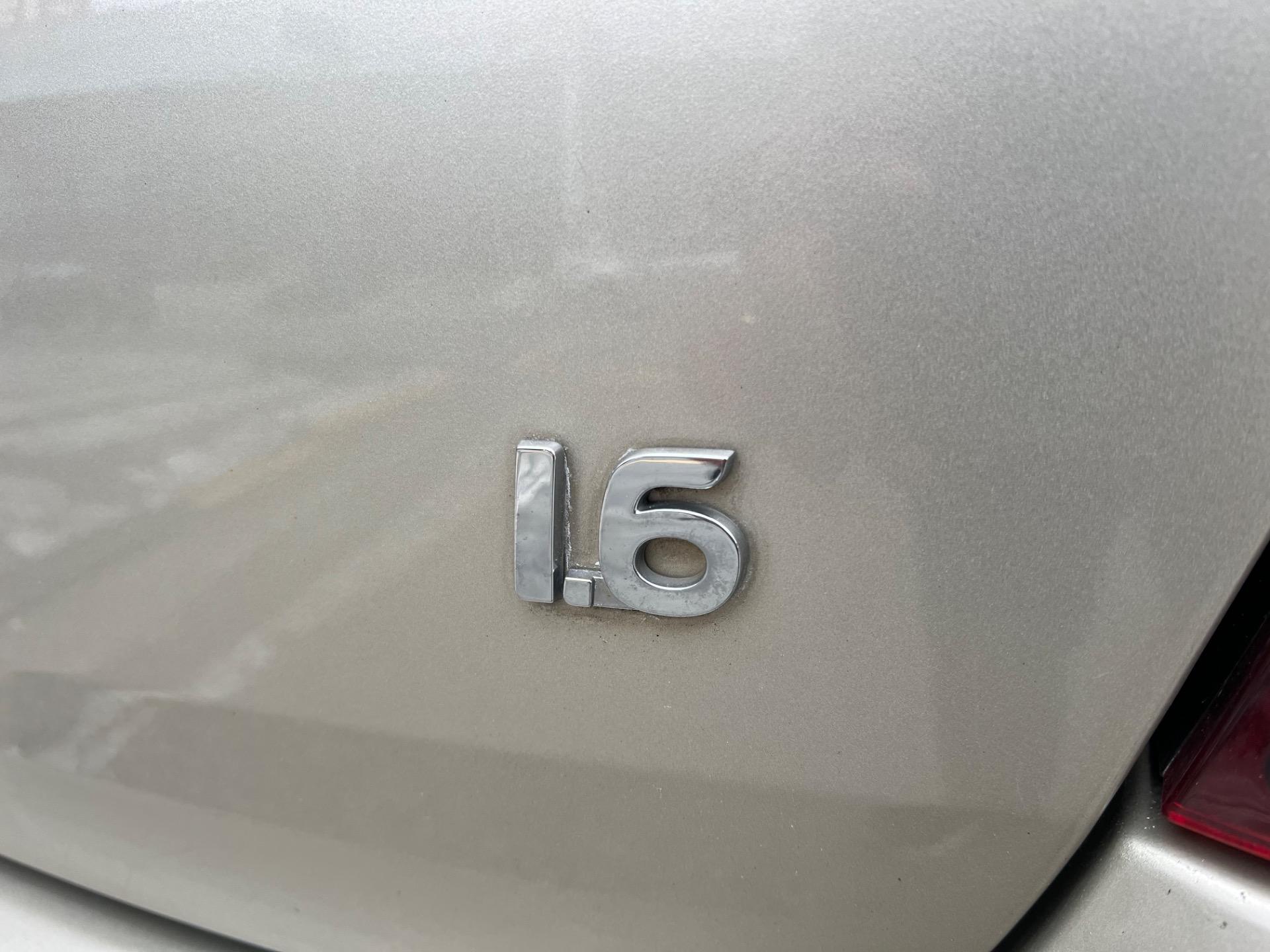 RENAULT Sandero - Foto