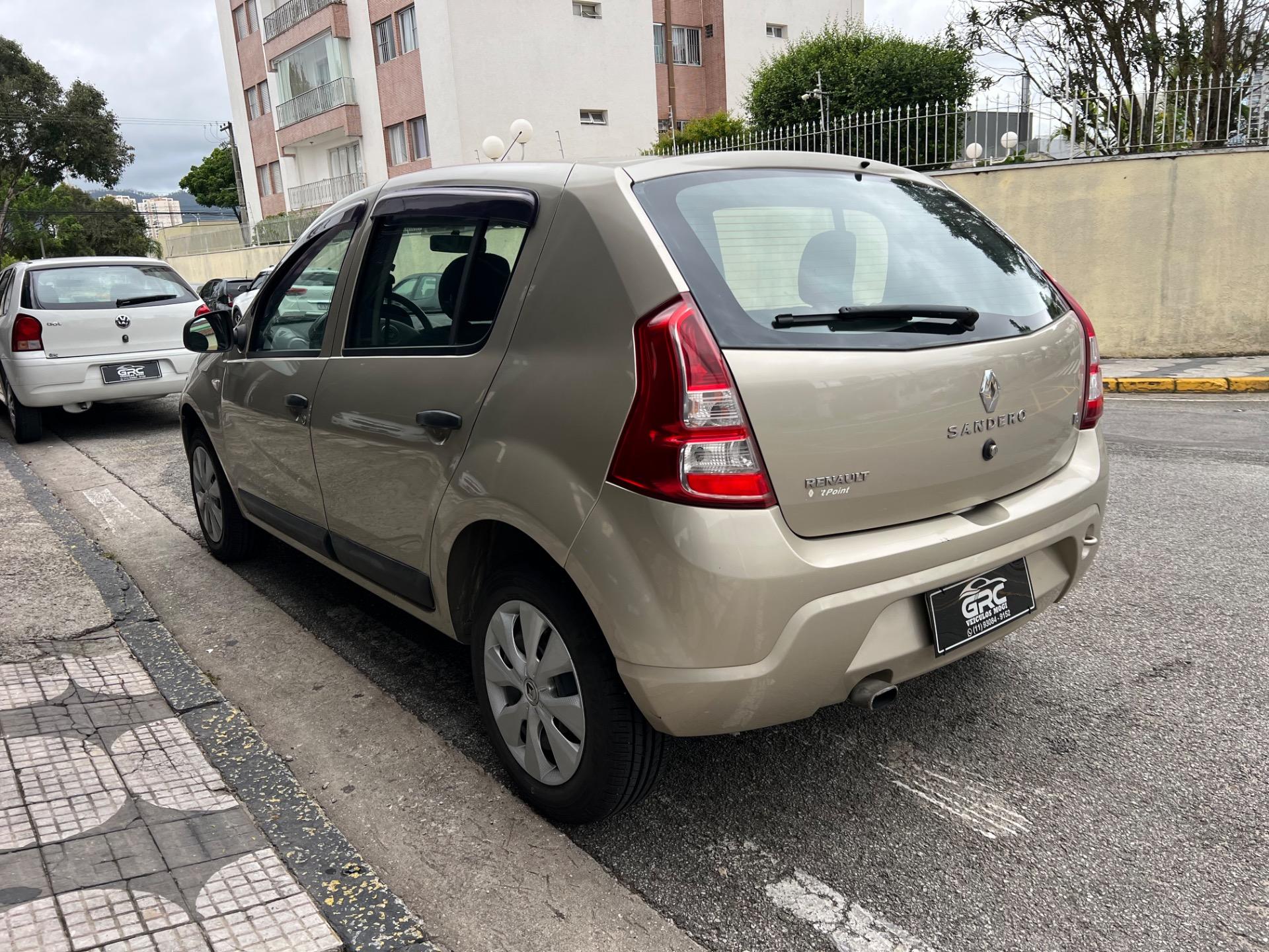 RENAULT Sandero - Foto