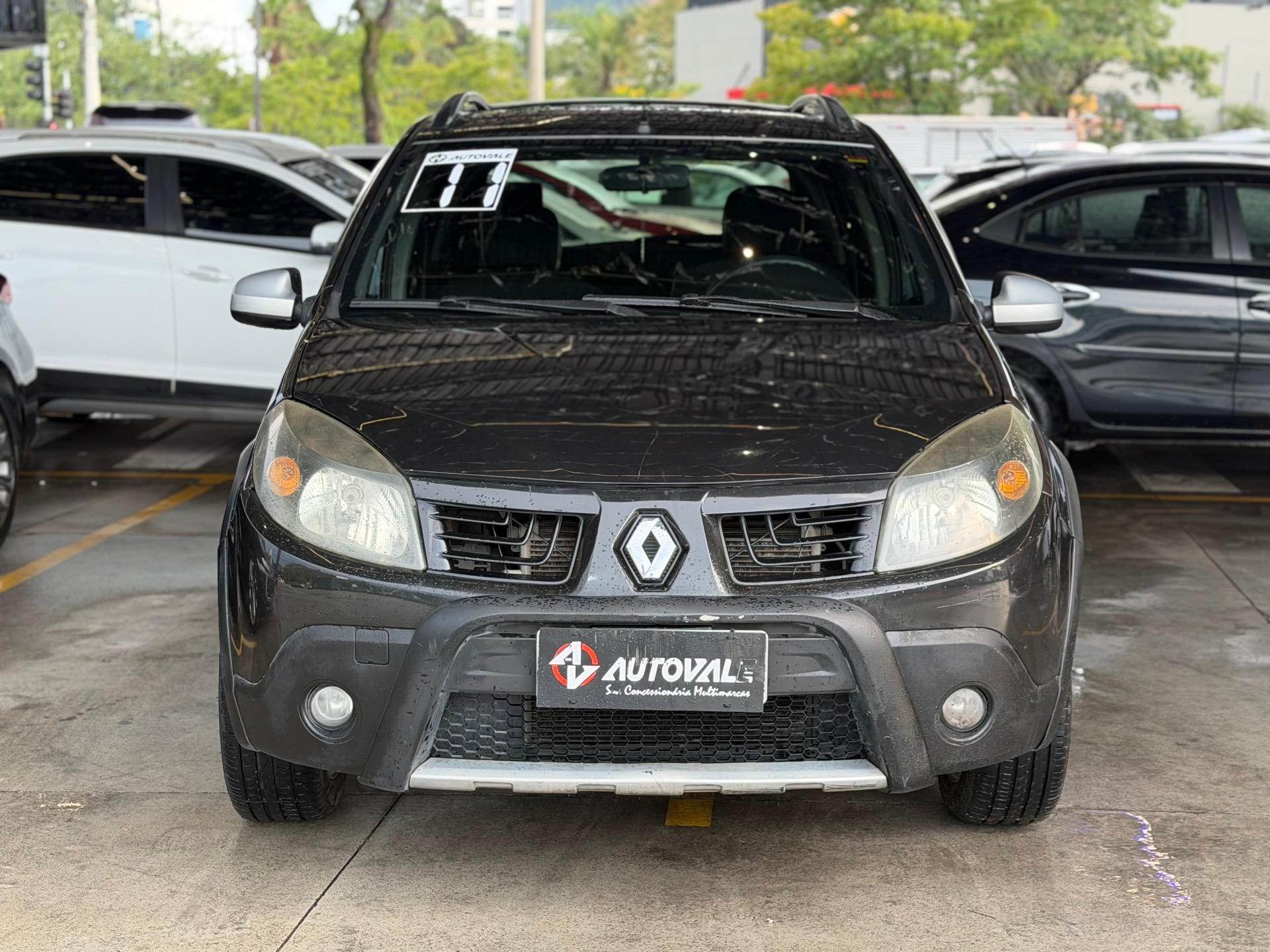 RENAULT Sandero - Foto