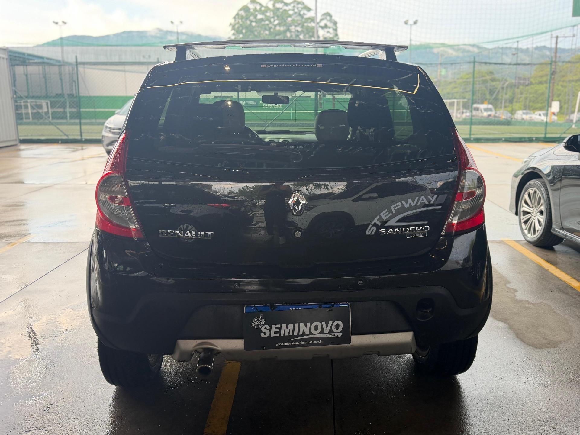RENAULT Sandero - Foto
