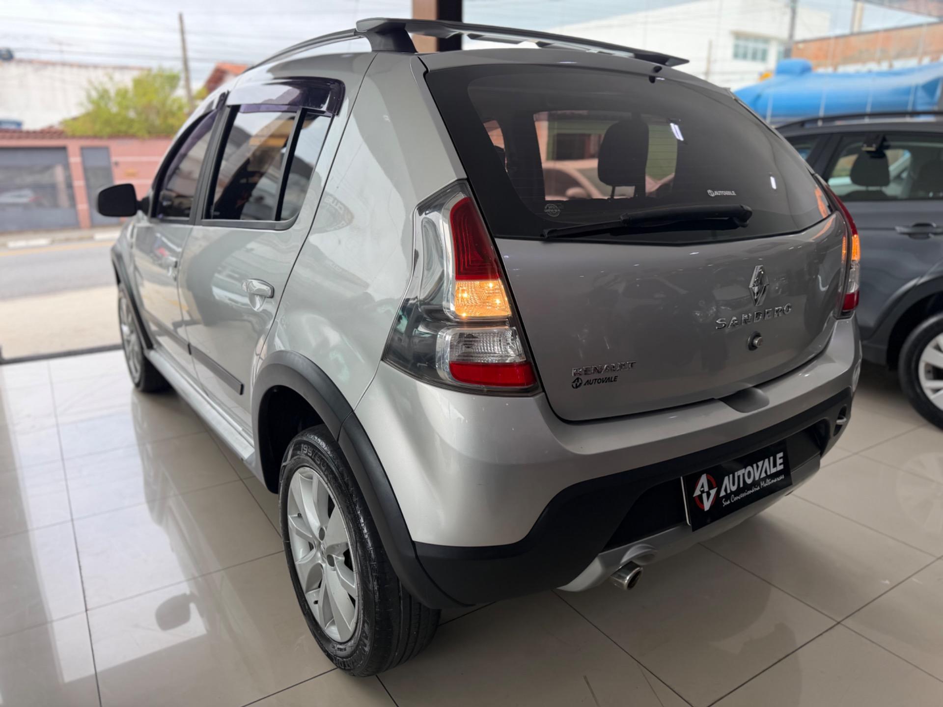 RENAULT Sandero - Foto