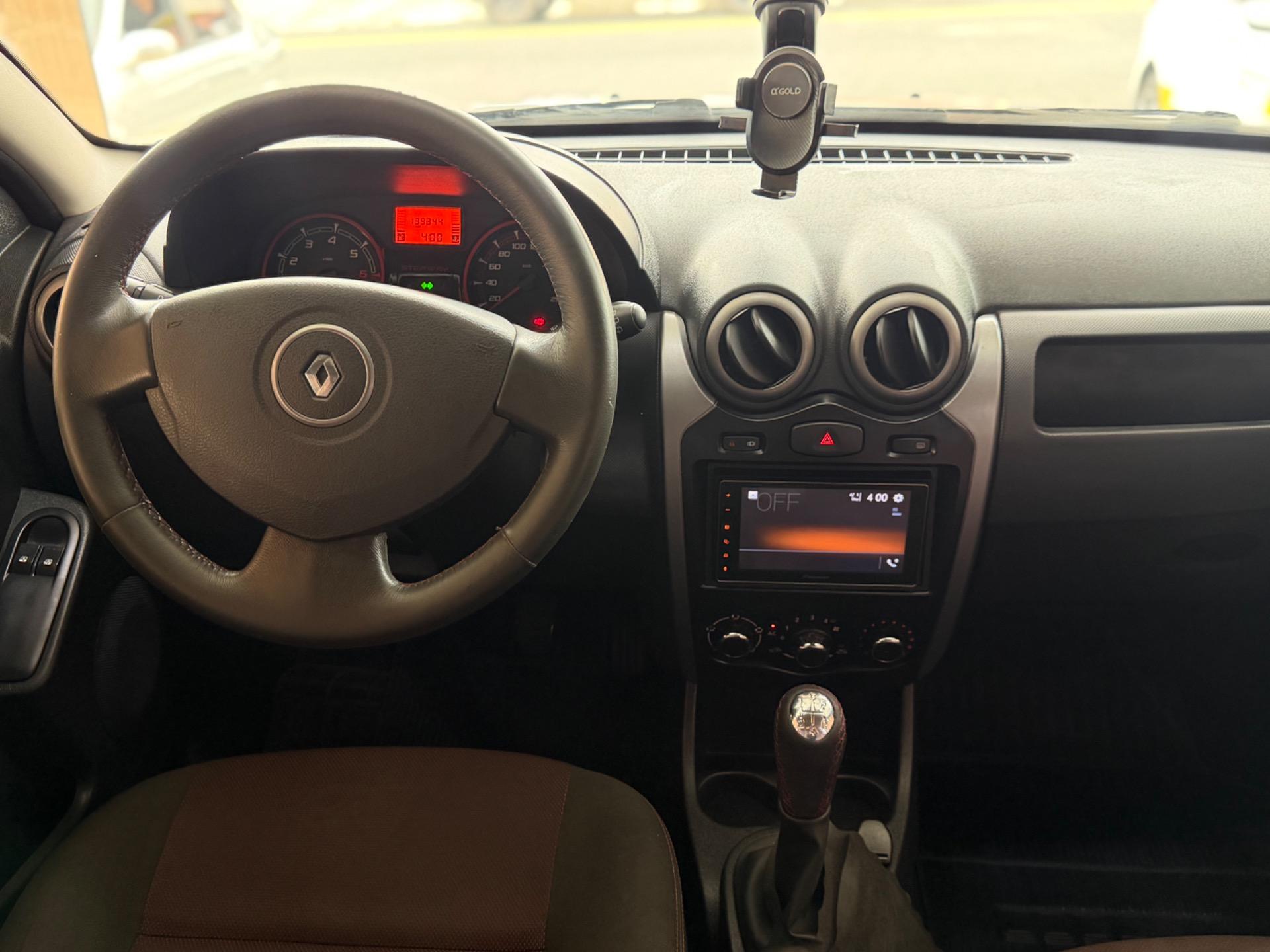 RENAULT Sandero - Foto