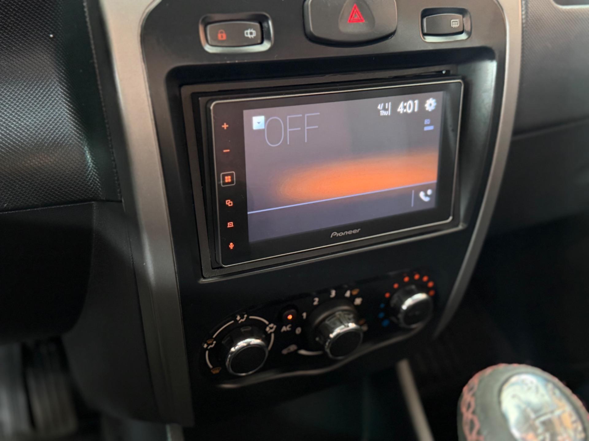 RENAULT Sandero - Foto