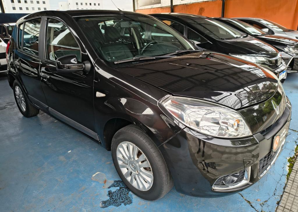 RENAULT Sandero - Foto