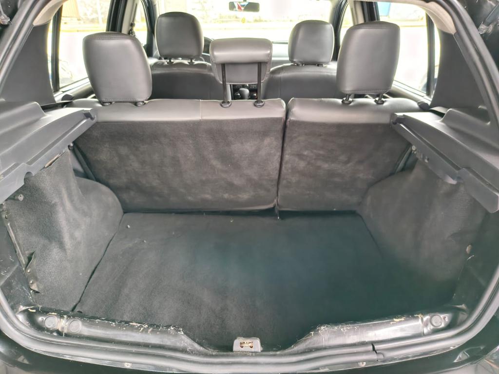 RENAULT Sandero - Foto