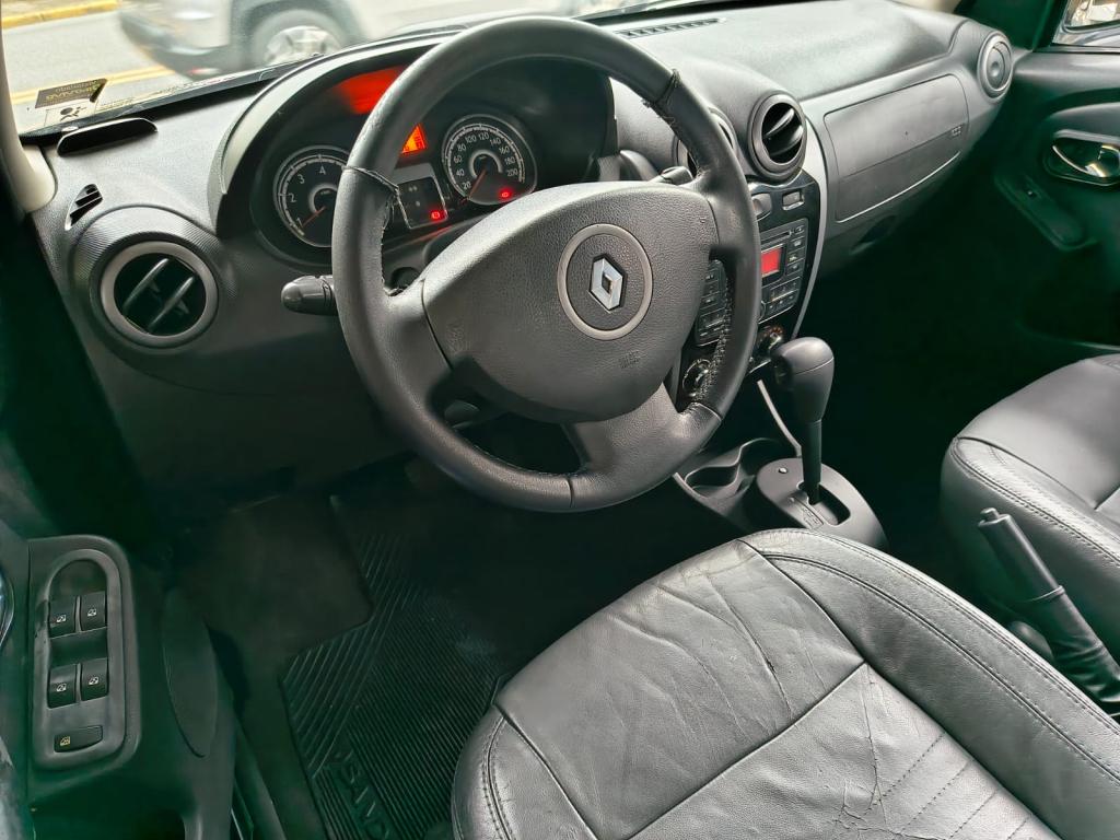 RENAULT Sandero - Foto