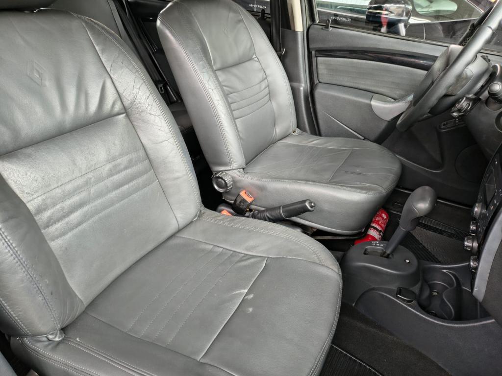 RENAULT Sandero - Foto