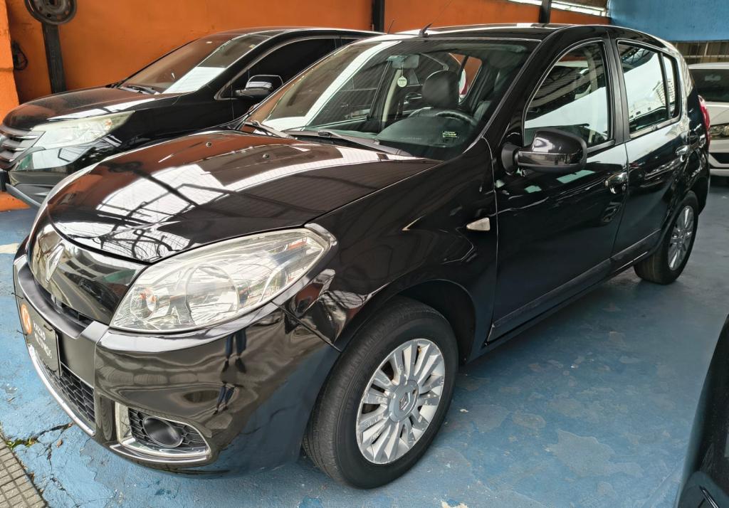 RENAULT Sandero - Foto