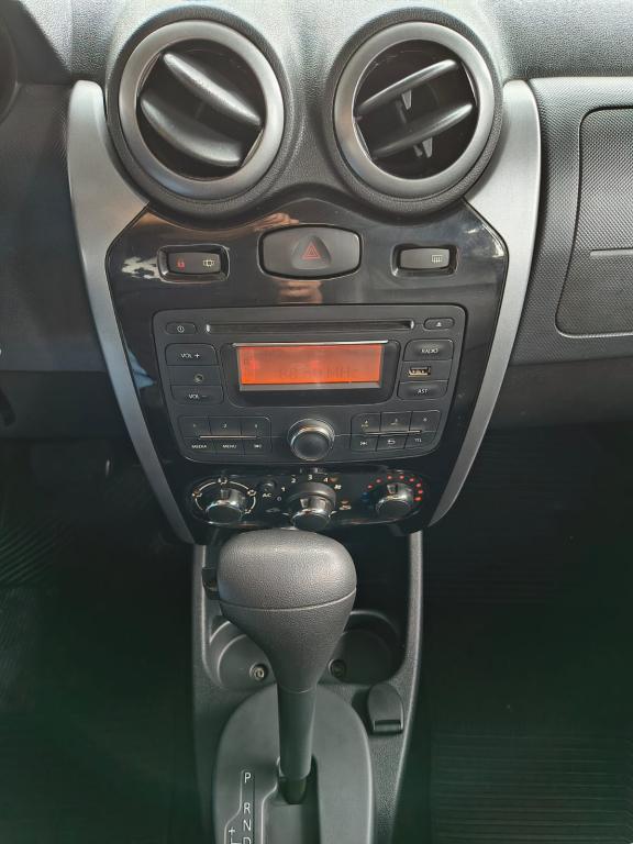 RENAULT Sandero - Foto