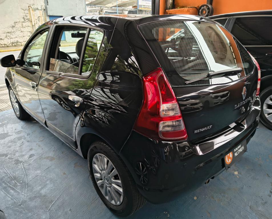 RENAULT Sandero - Foto