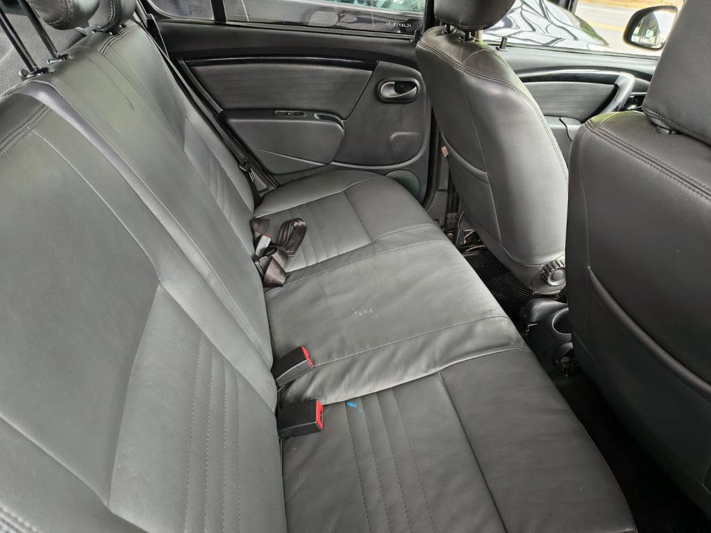 RENAULT Sandero - Foto