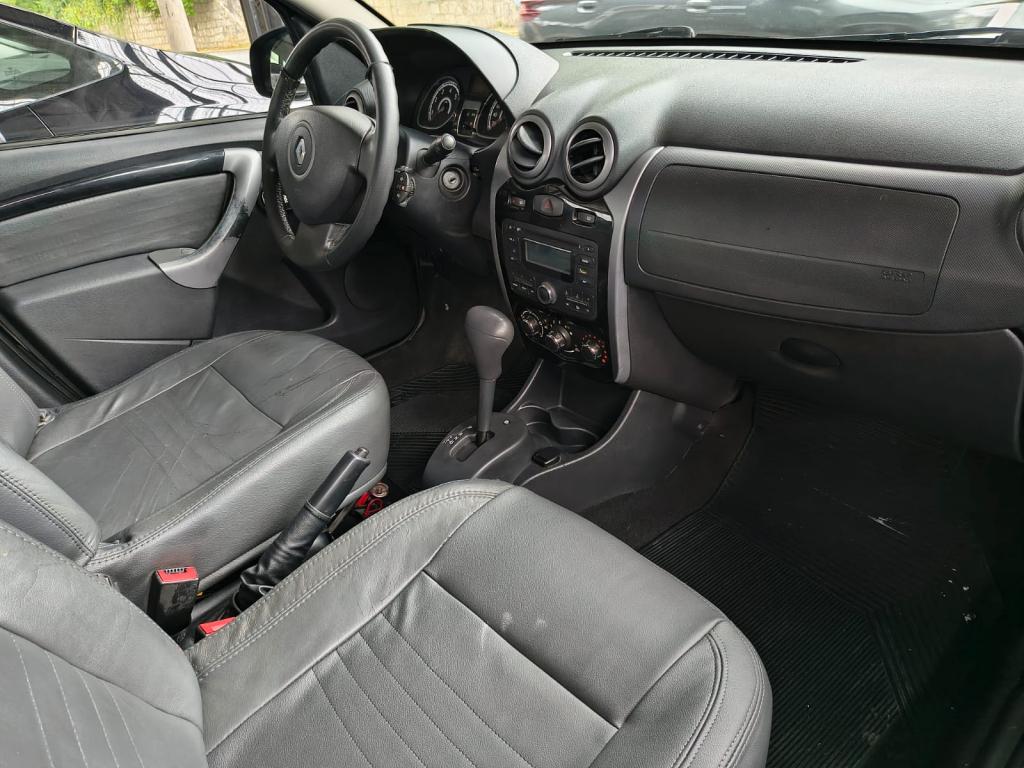 RENAULT Sandero - Foto