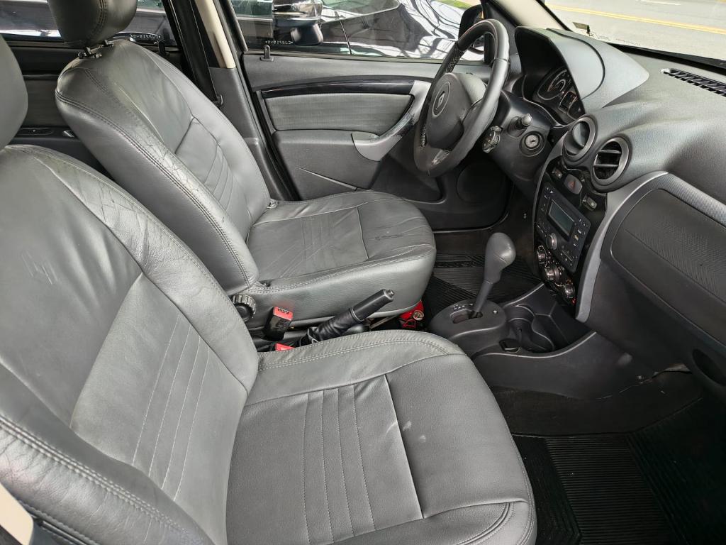 RENAULT Sandero - Foto