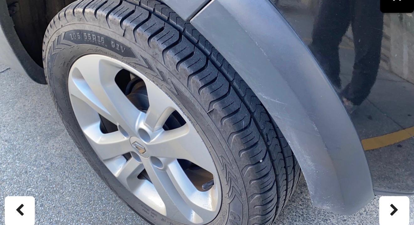 RENAULT Sandero - Foto