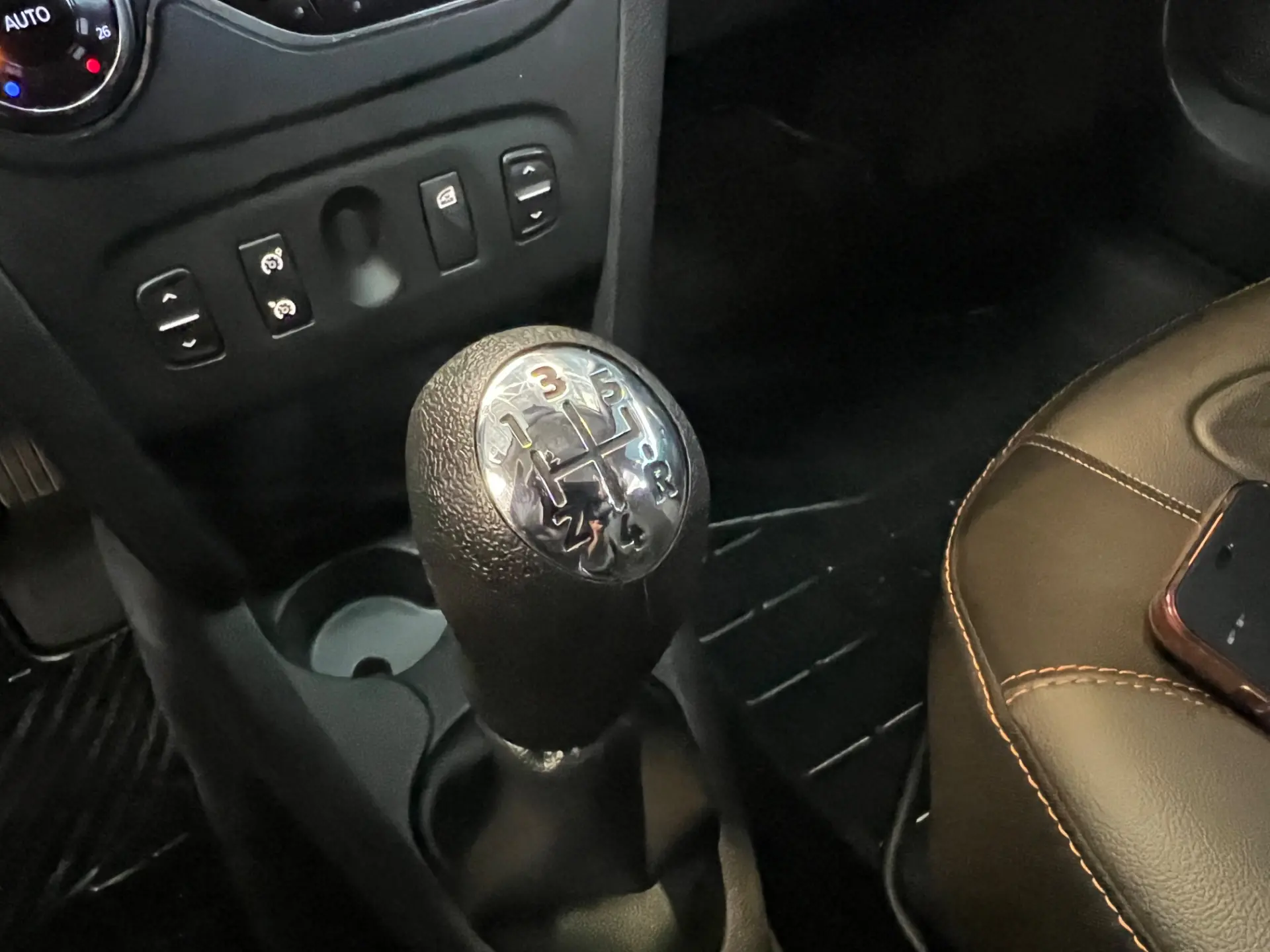 RENAULT Sandero - Foto