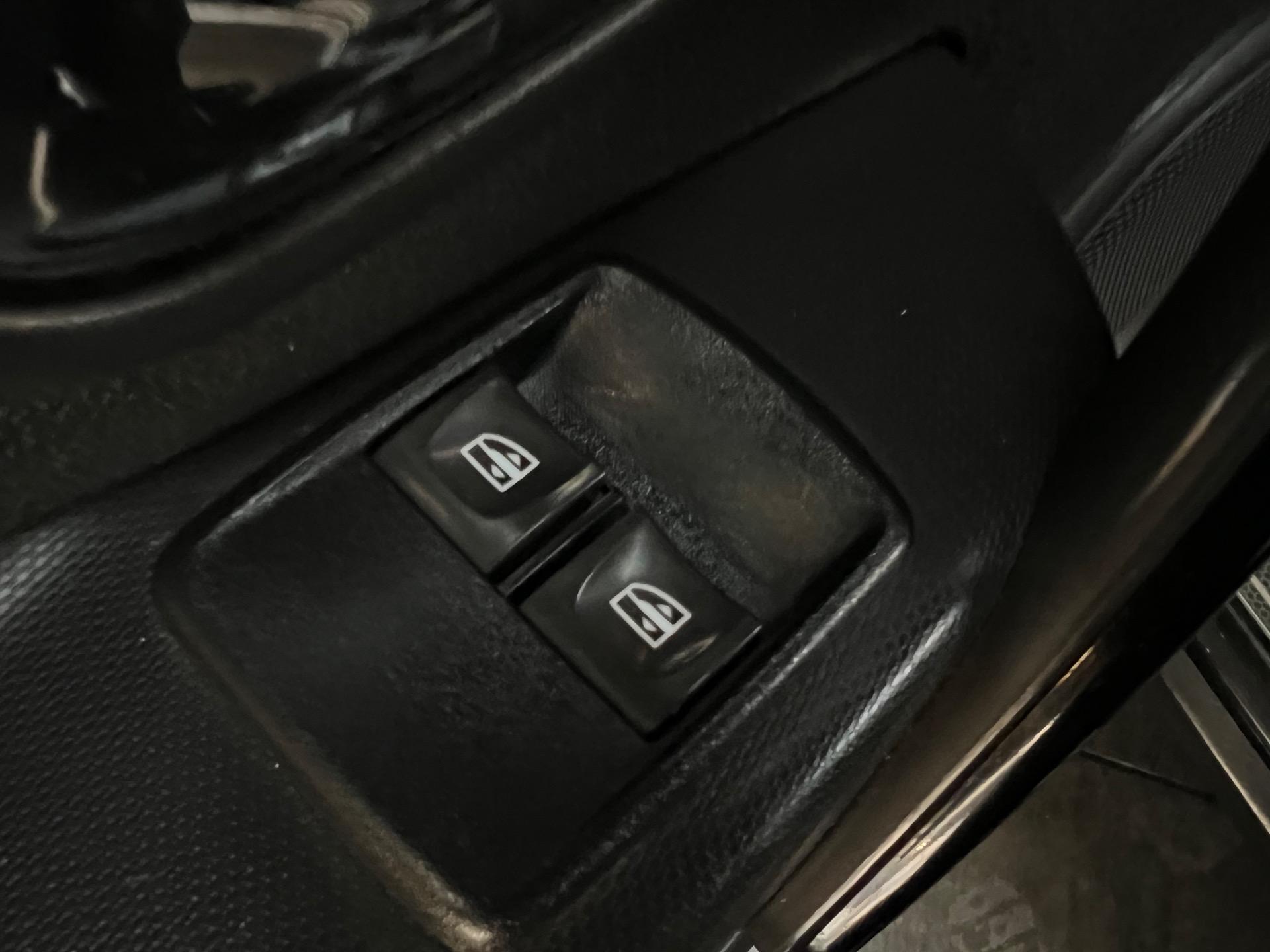 RENAULT Sandero - Foto