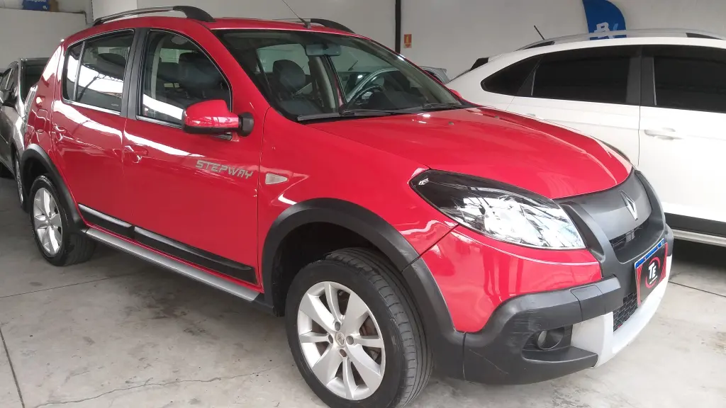 RENAULT Sandero - Foto