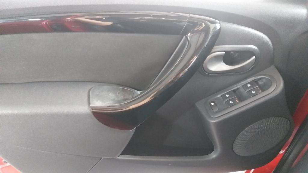 RENAULT Sandero - Foto