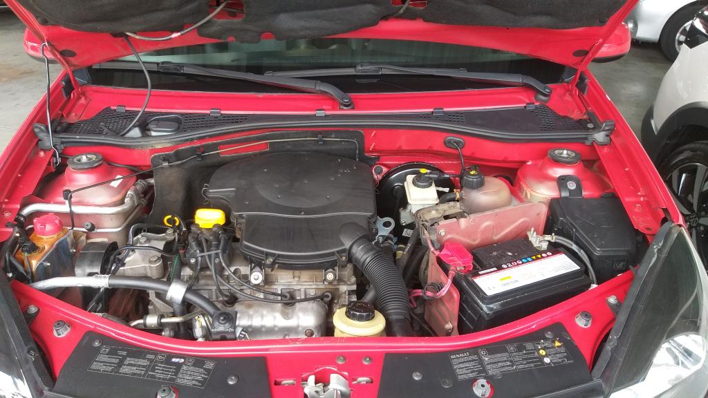 RENAULT Sandero - Foto