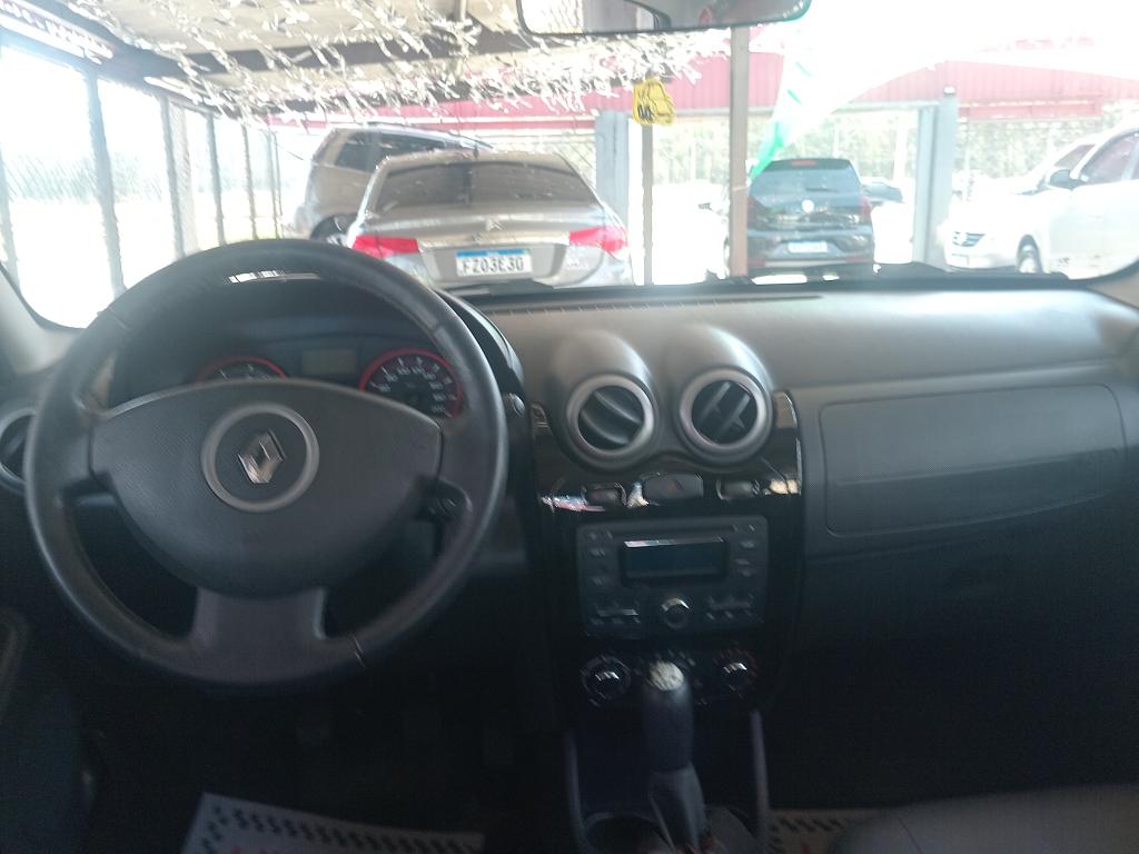 RENAULT Sandero - Foto