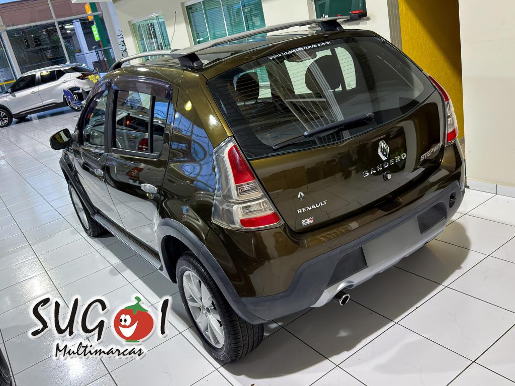 RENAULT Sandero - Foto