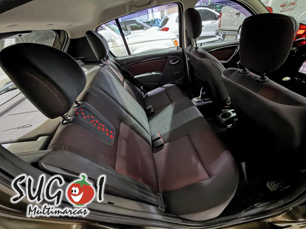 RENAULT Sandero - Foto